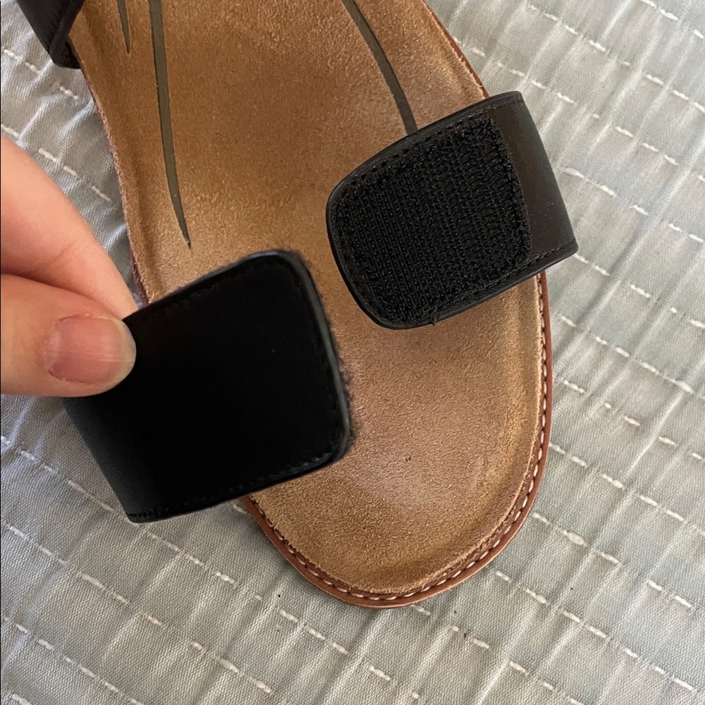 Aetrex Black Leather Low Block Heel Sandals - Picture 7 of 8